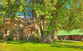 Strawberry Valley Inn